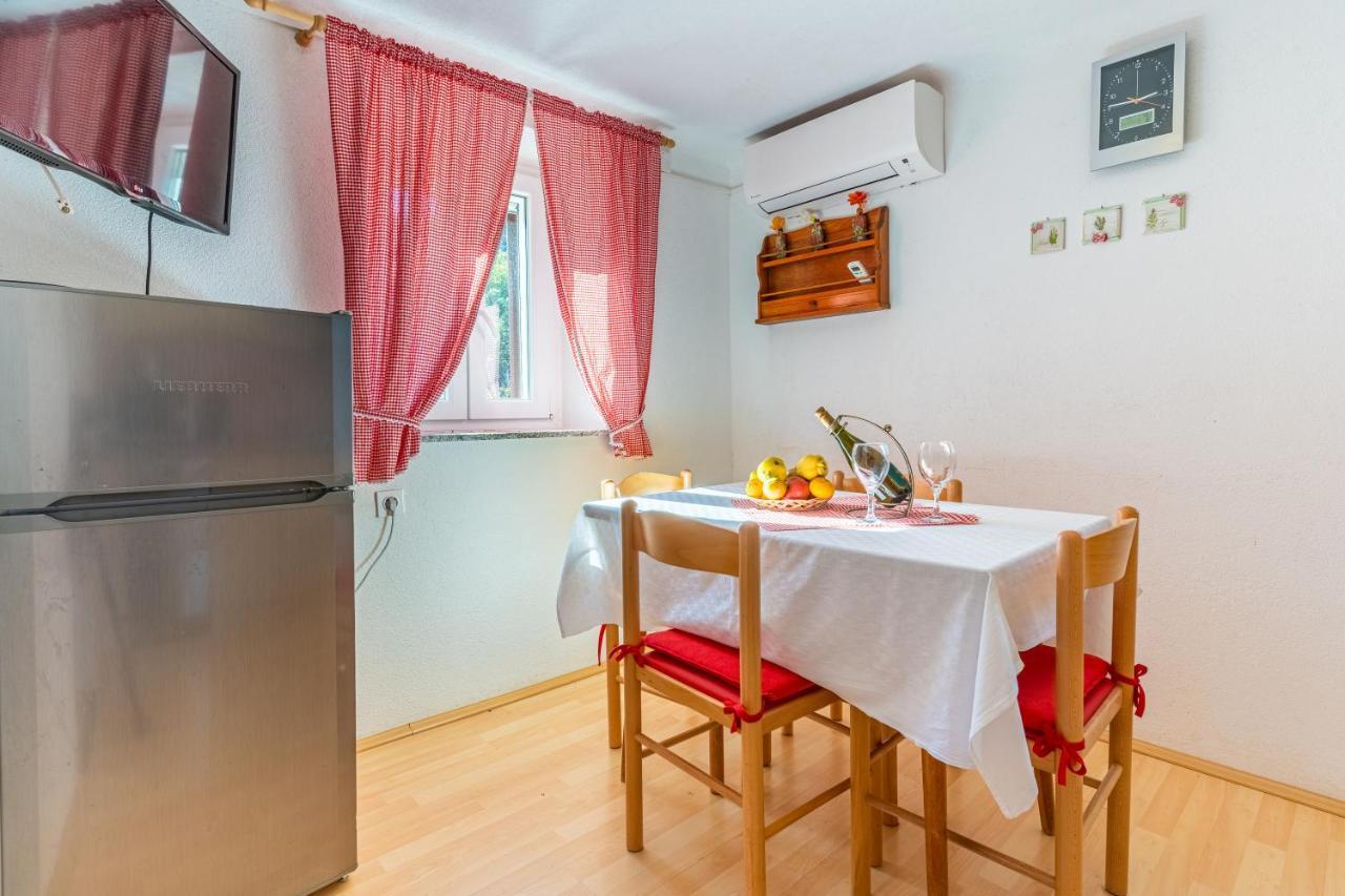 Apartmani Valun1 Exterior photo