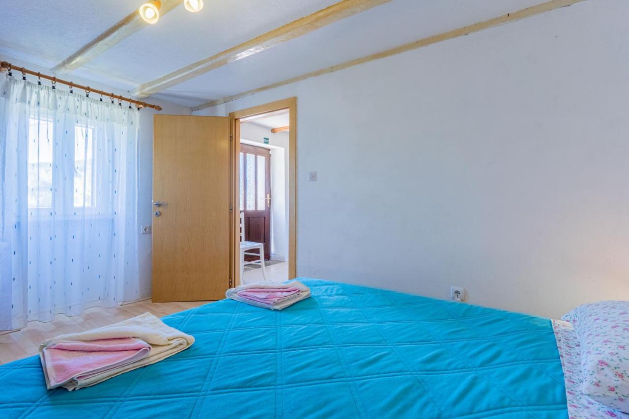 Apartmani Valun1 Exterior photo